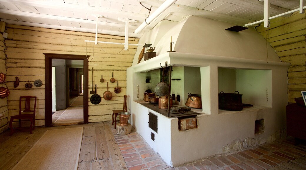 Lantinen District showing heritage elements and interior views