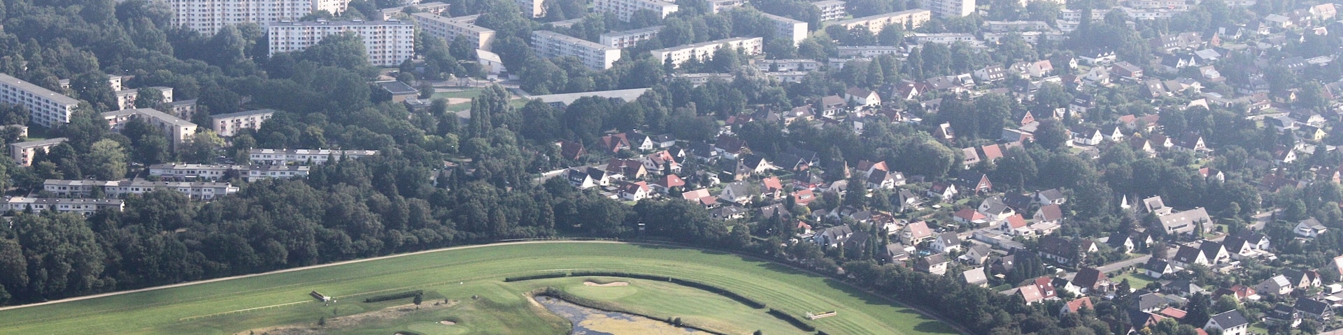 Luftaufnahme Bremen; Galopprennbahn Bremen; GolfRange Bremen; Flughöhe 500 m