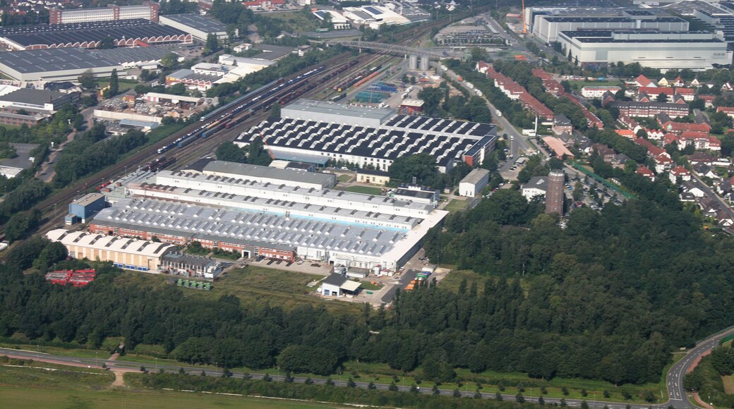 Luftaufnahme Bremen; entlang der A27 vom Weserpark (Bremer Kreuz; Blick aus der linken Flugzeugseite) zur Uni Bremen mit einem kleinen Abstecher zum Krankenhaus Bremen Ost; Flughöhe 500 m
