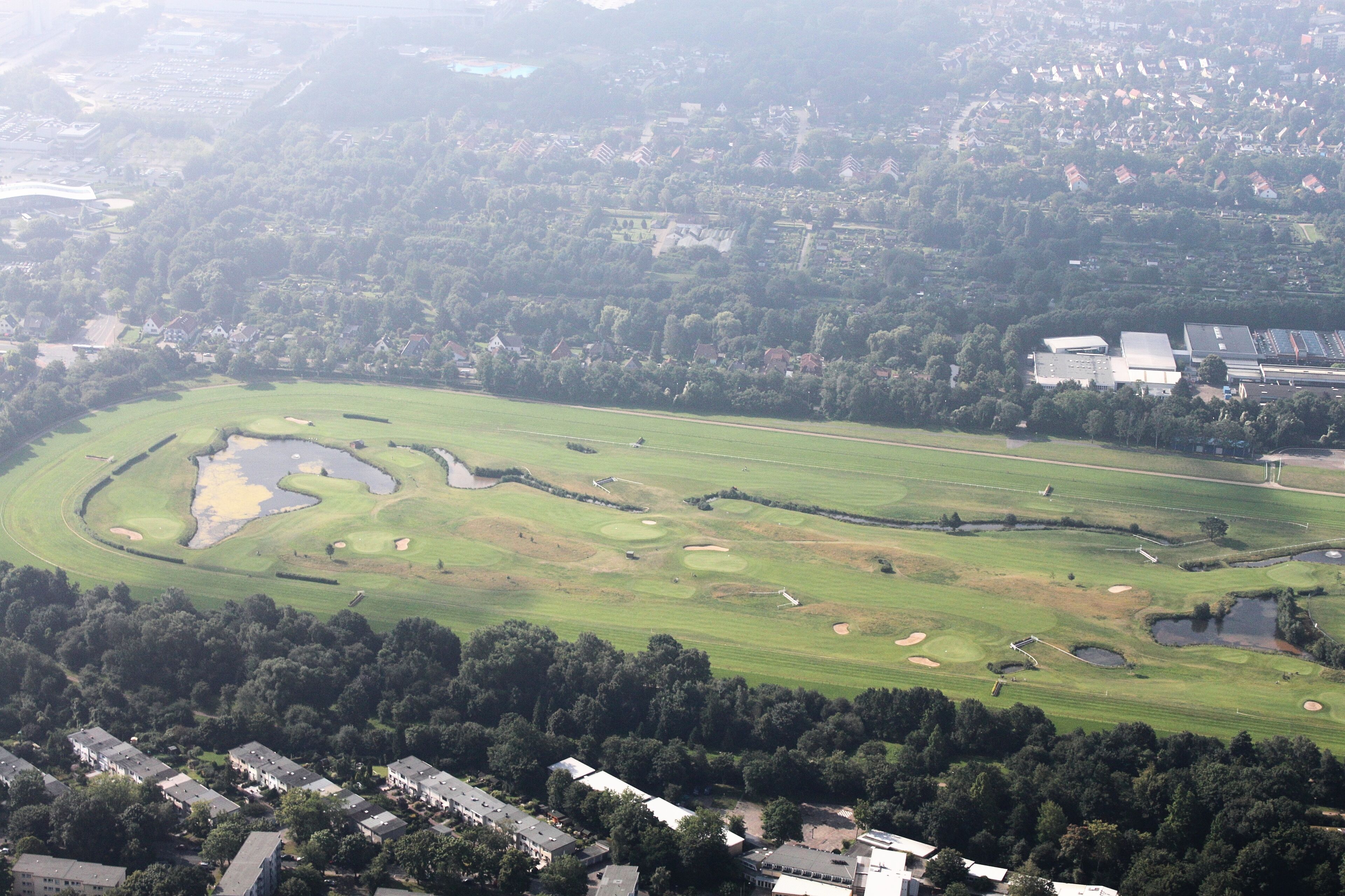 Luftaufnahme Bremen; Galopprennbahn Bremen; GolfRange Bremen; Flughöhe 500 m