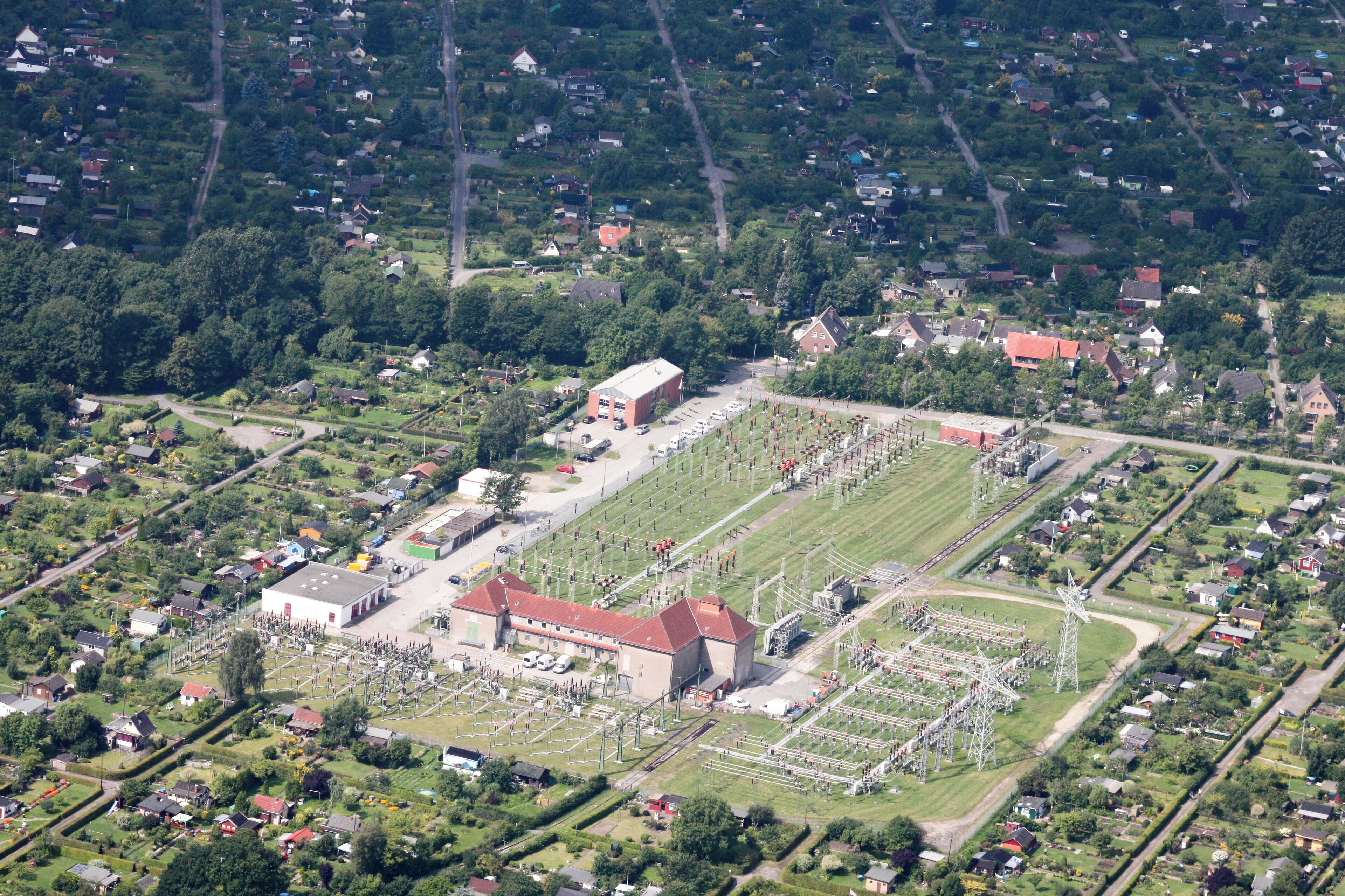 Lufbilder Bremen: Häfen, Waterfront, Lindenhof, Walle, Osterfeuerberg, Utbremen, Bahnhofsvorstadt, Bürerweide, Barkhof, Bürgerpark, Weidedamm, Müllverbrennungsanlage (identische Bildbeschreibung für File:2012-08-08-fotoflug-bremen zweiter flug 1006.JPG bis File:2012-08-08-fotoflug-bremen zweiter flug 1141.JPG; alle mit GPS-Koordinaten
