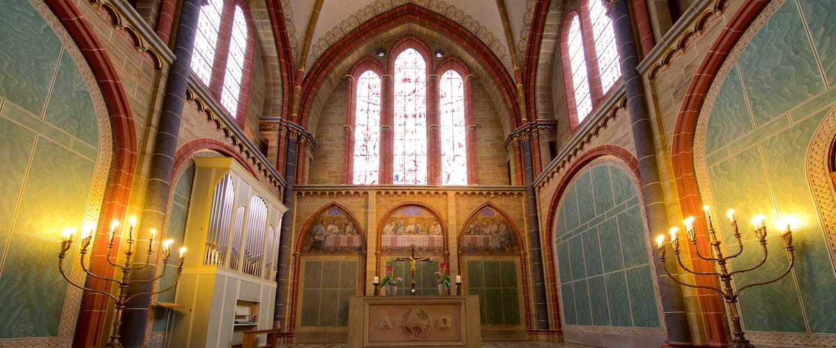 CathĂ©drale de BrĂȘme qui includes Ă©glise ou cathĂ©drale, patrimoine historique et vues intĂ©rieures