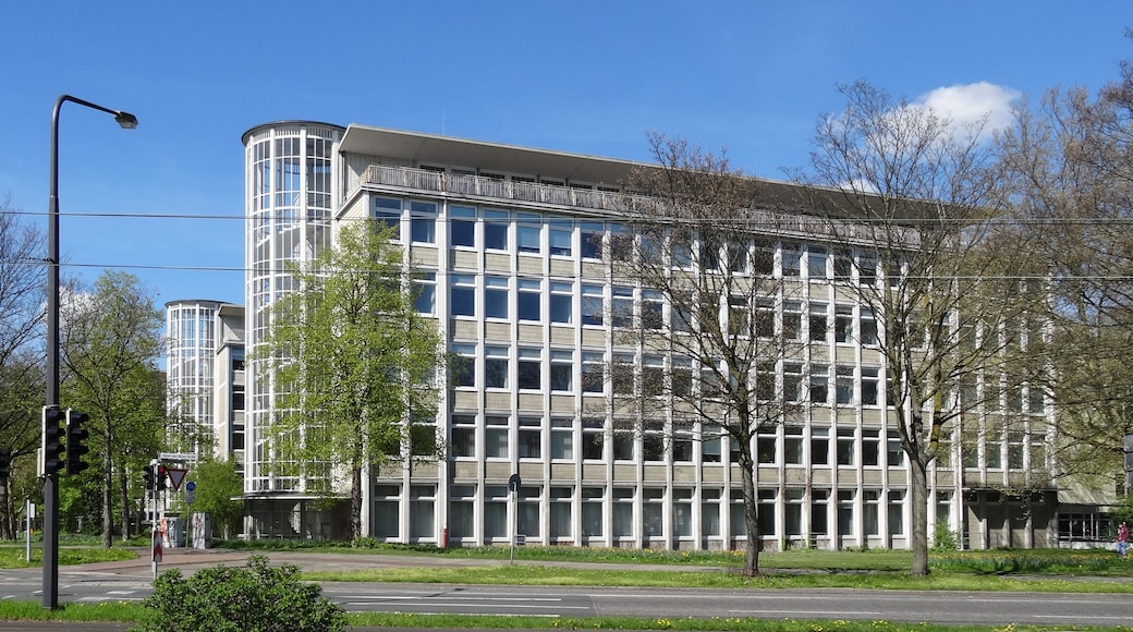 Berufsschulzentrum An der Weserbahn, Berufsbildungszentrum in Bremen, Doventorscontrescarpe 172