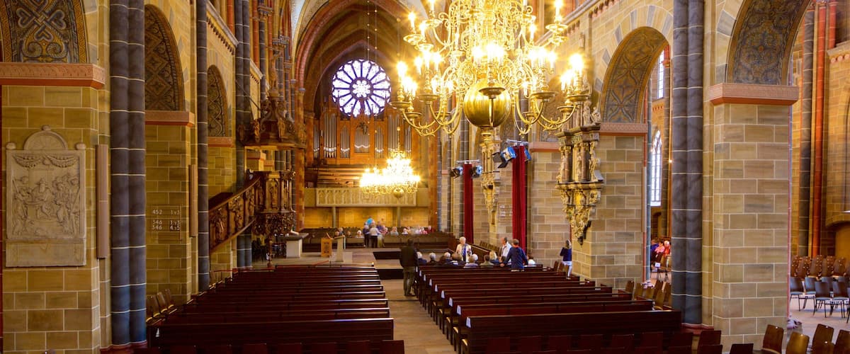 Bremer Dom mit einem Geschichtliches, Innenansichten und Kirche oder Kathedrale