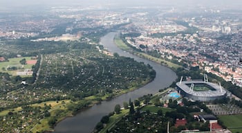 Fotoflug: Airport Bremen - Kattenturm - Krankenhaus LdW - Ochtumpark - Brinkum Nord - Huckelriede - Weserstadion - Peterswerder