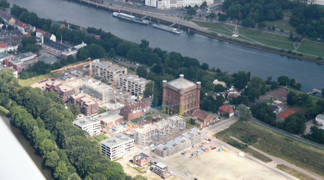 Lufbilder Bremen: Buntentor, Neustadt Gartenvorstadt, Ale Neustadt, Altstadt, Ostertor, Bürgerweise, Fesenfeld, Steintor (identische Bildbeschreibung für File:2012-08-08-fotoflug-bremen zweiter flug 0509.JPG bis File:2012-08-08-fotoflug-bremen zweiter flug 0617.JPG; alle mit GPS-Koordinaten
