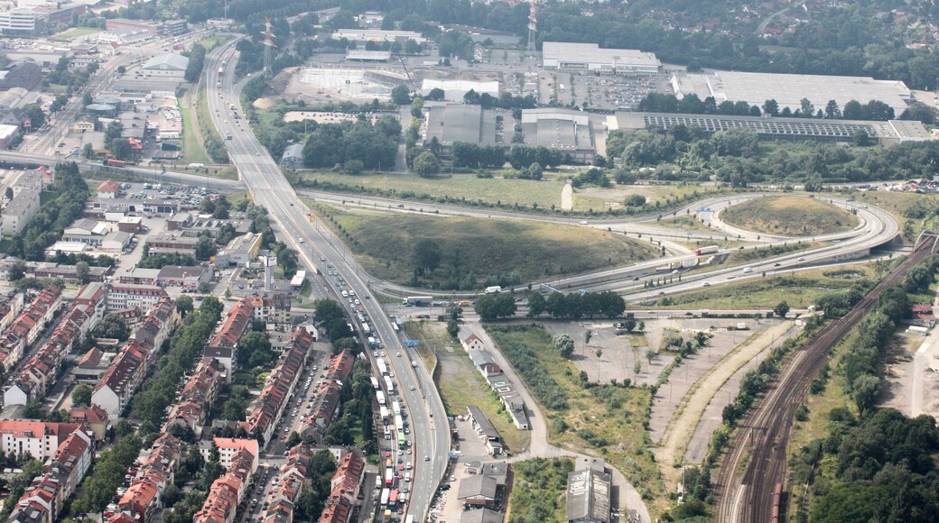 Lufbilder Bremen: Steintor, Weserstadion, Fesenfeld, Altstadt, Hohentor (identische Bildbeschreibung für File:2012-08-08-fotoflug-bremen zweiter flug 0618.JPG bis File:2012-08-08-fotoflug-bremen zweiter flug 0749.JPG; alle mit GPS-Koordinaten