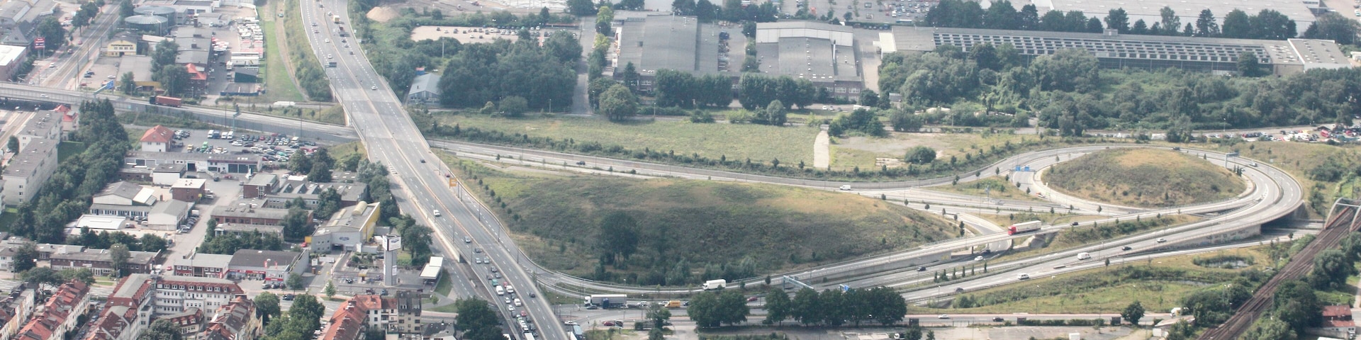 Lufbilder Bremen: Steintor, Weserstadion, Fesenfeld, Altstadt, Hohentor (identische Bildbeschreibung für File:2012-08-08-fotoflug-bremen zweiter flug 0618.JPG bis File:2012-08-08-fotoflug-bremen zweiter flug 0749.JPG; alle mit GPS-Koordinaten
