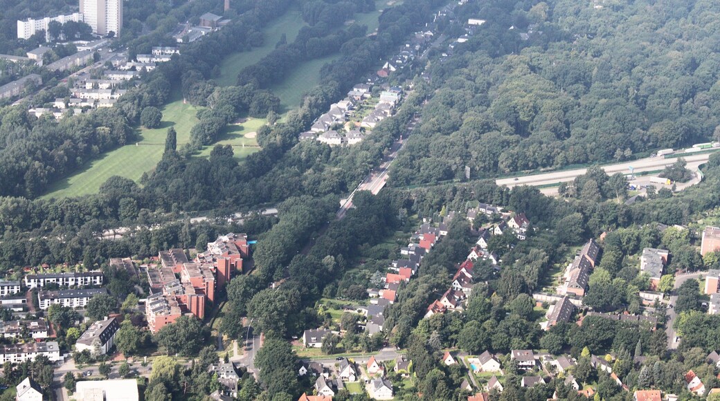 Luftaufnahme Bremen; entlang der A27 vom Weserpark (Bremer Kreuz; Blick aus der linken Flugzeugseite) zur Uni Bremen mit einem kleinen Abstecher zum Krankenhaus Bremen Ost; Flughöhe 500 m
