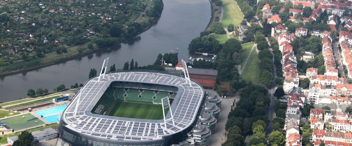 Fotoflug: Airport Bremen - Kattenturm - Krankenhaus LdW - Ochtumpark - Brinkum Nord - Huckelriede - Weserstadion - Peterswerder (identische Bildbeschreibung für File:2012-08-08-fotoflug-bremen zweiter flug 0301.JPG bis File:2012-08-08-fotoflug-bremen zweiter flug 0406.JPG; alle mit GPS-Koordinaten
