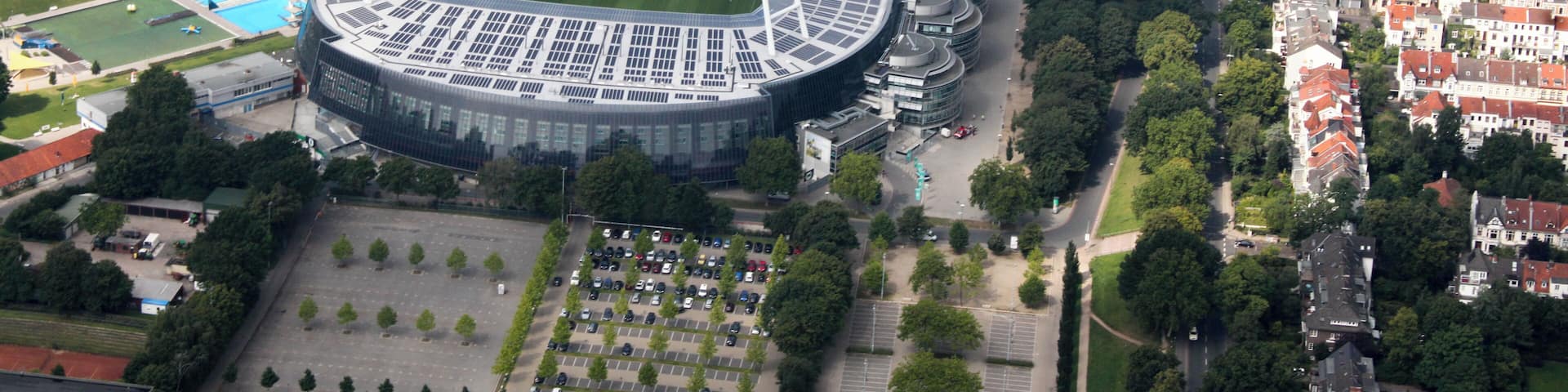 Fotoflug: Airport Bremen - Kattenturm - Krankenhaus LdW - Ochtumpark - Brinkum Nord - Huckelriede - Weserstadion - Peterswerder (identische Bildbeschreibung fĂŒr File:2012-08-08-fotoflug-bremen zweiter flug 0301.JPG bis File:2012-08-08-fotoflug-bremen zweiter flug 0406.JPG; alle mit GPS-Koordinaten