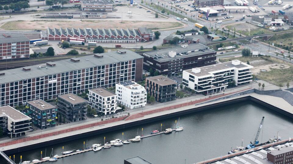 Lufbilder Bremen:Hohentorshafen, Woltmershausen, Überseestadt, Altstadt, Ostertor (identische Bildbeschreibung für File:2012-08-08-fotoflug-bremen zweiter flug 0750.JPG bis File:2012-08-08-fotoflug-bremen zweiter flug 0885.JPG; alle mit GPS-Koordinaten