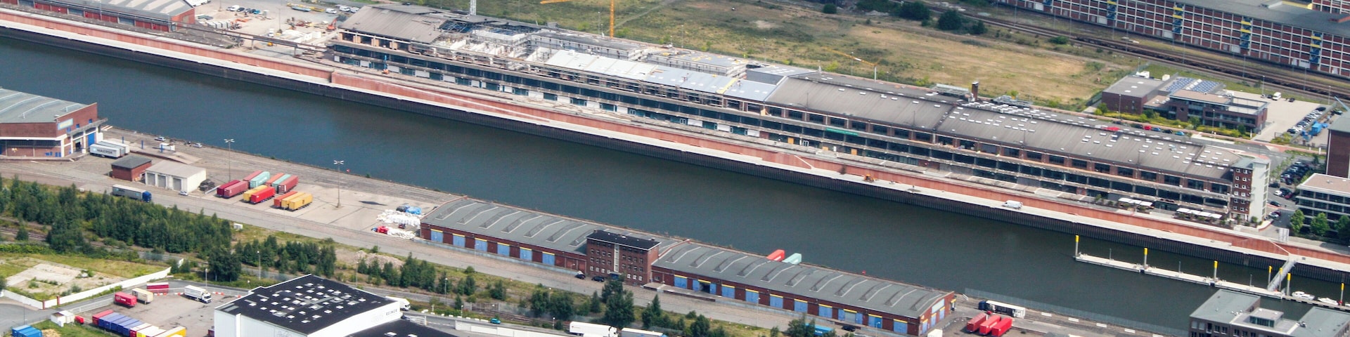 Lufbilder Bremen: Häfen, JVA Oslebshausen, Ohlendorf, Lindenhof, Überseestadt, Becks, Kellogs, St. Stephanis Kirche, Hauptbahnhof, Weser (identische Bildbeschreibung für File:2012-08-08-fotoflug-bremen zweiter flug 1142.JPG bis File:2012-08-08-fotoflug-bremen zweiter flug 1244.JPG; alle mit GPS-Koordinaten
