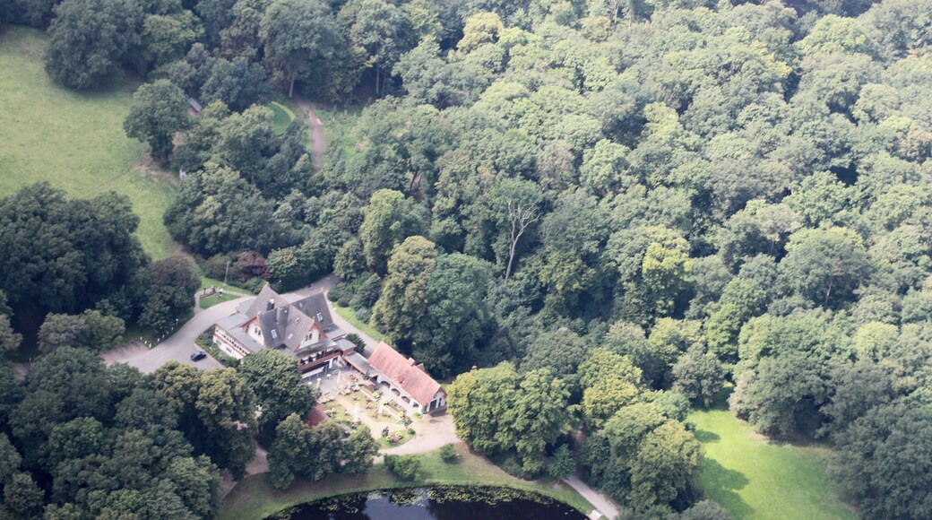 Lufbilder Bremen: Häfen, Waterfront, Lindenhof, Walle, Osterfeuerberg, Utbremen, Bahnhofsvorstadt, Bürerweide, Barkhof, Bürgerpark, Weidedamm, Müllverbrennungsanlage (identische Bildbeschreibung für File:2012-08-08-fotoflug-bremen zweiter flug 1006.JPG bis File:2012-08-08-fotoflug-bremen zweiter flug 1141.JPG; alle mit GPS-Koordinaten