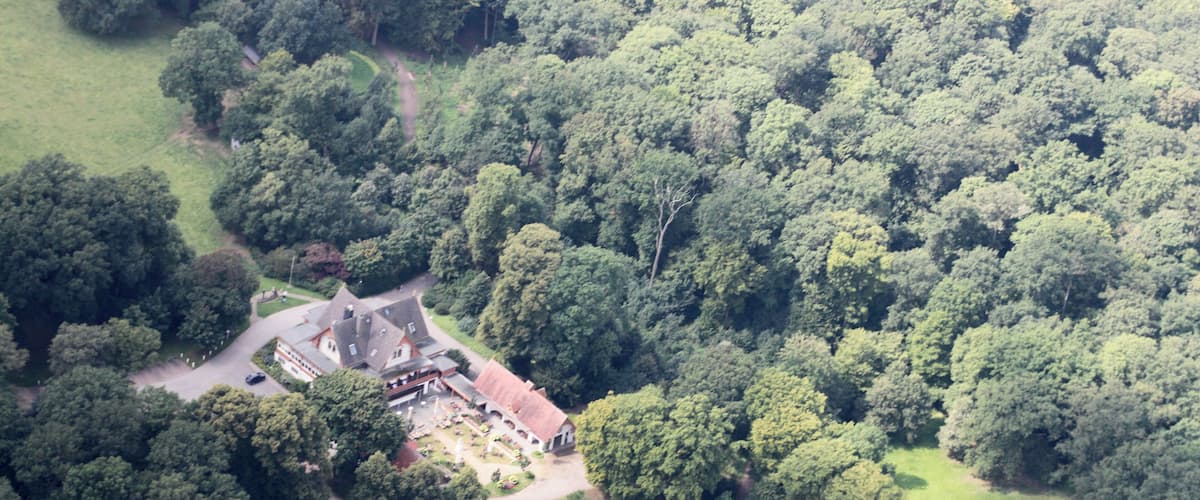 Lufbilder Bremen: Häfen, Waterfront, Lindenhof, Walle, Osterfeuerberg, Utbremen, Bahnhofsvorstadt, Bürerweide, Barkhof, Bürgerpark, Weidedamm, Müllverbrennungsanlage (identische Bildbeschreibung für File:2012-08-08-fotoflug-bremen zweiter flug 1006.JPG bis File:2012-08-08-fotoflug-bremen zweiter flug 1141.JPG; alle mit GPS-Koordinaten