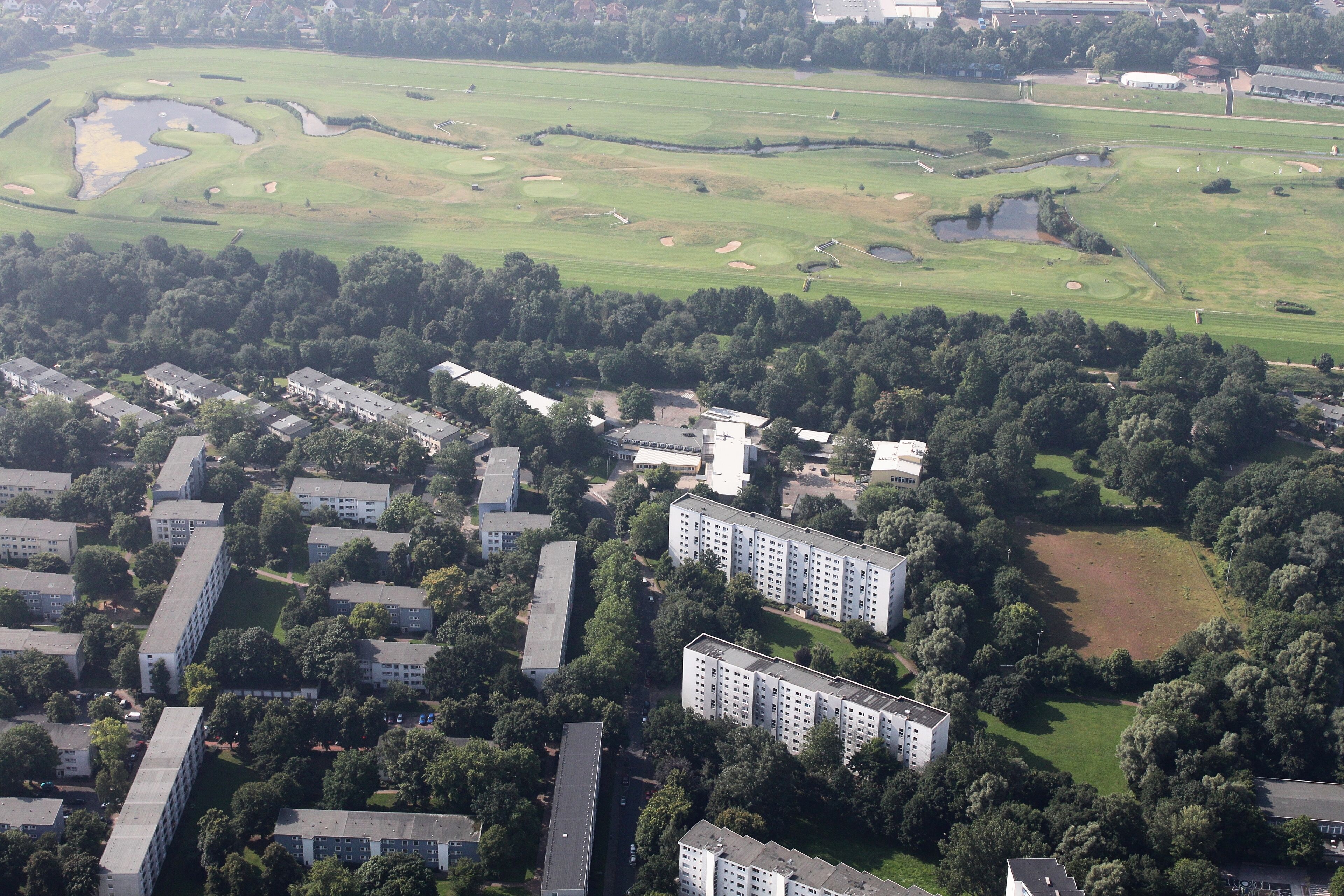 Luftaufnahme Bremen; Galopprennbahn Bremen; GolfRange Bremen; Flughöhe 500 m