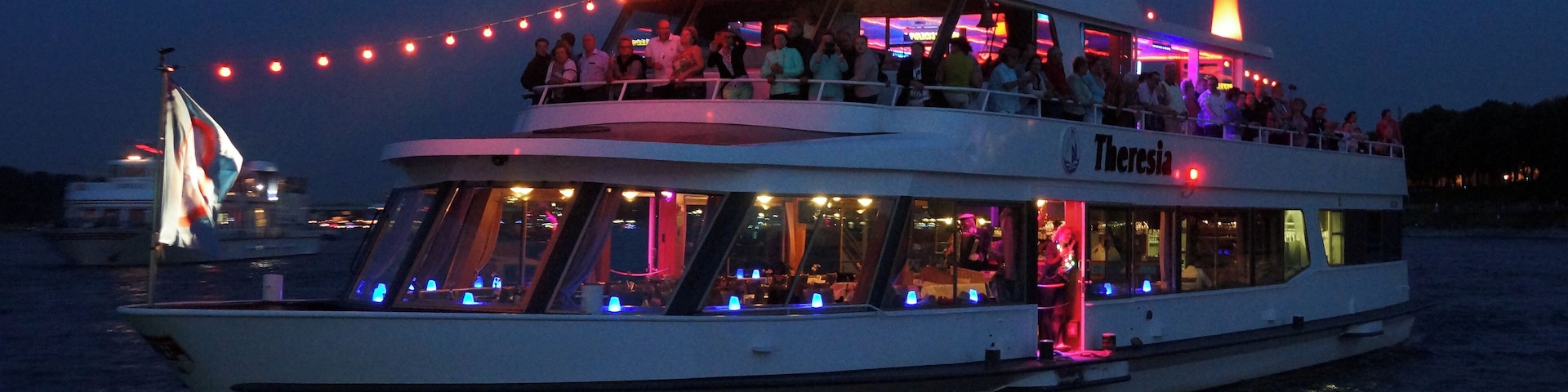 Fahrgastschiff Theresia bei den Kölner Lichtern 2015 in Köln.