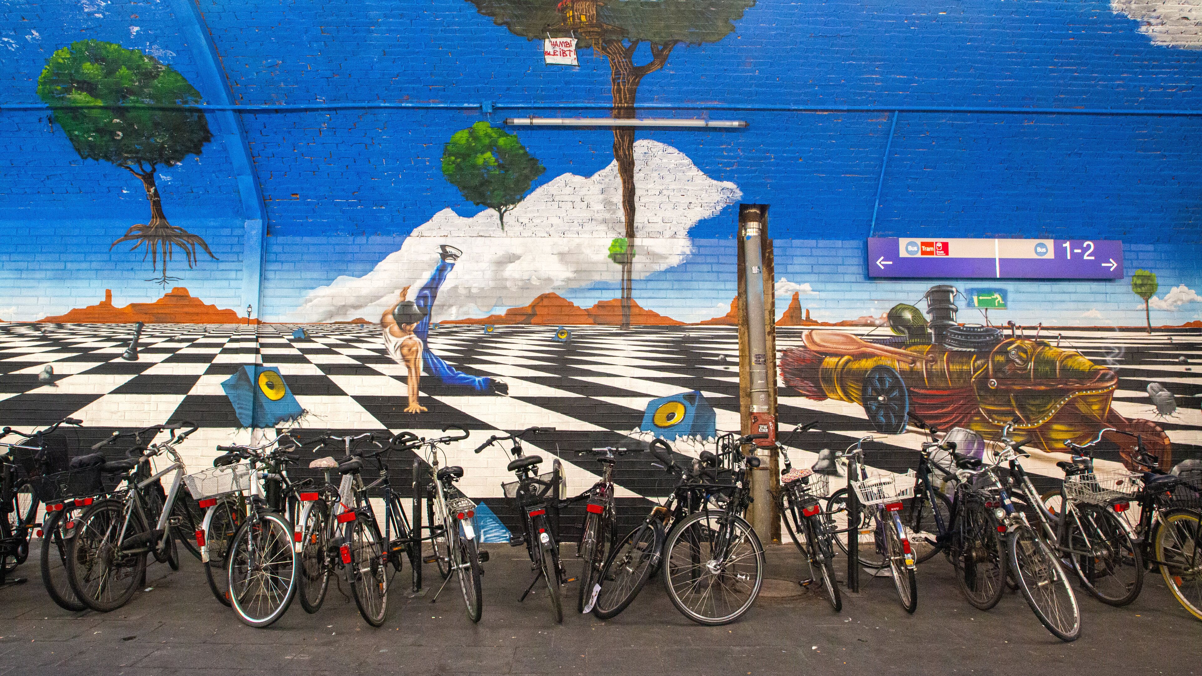 Cologne which includes outdoor art