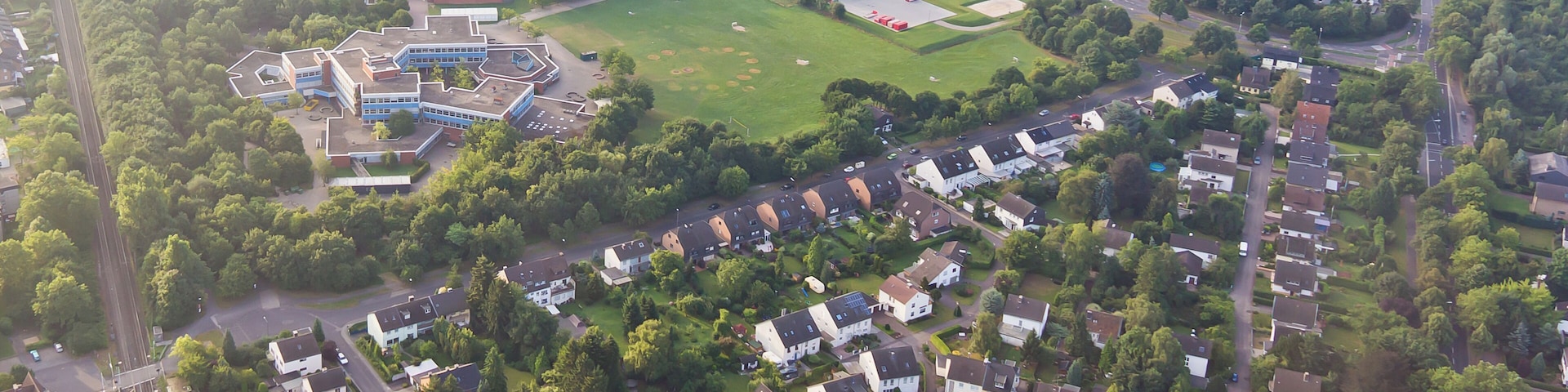 Ballonfahrt über Köln - Schulzentrum Ostheim