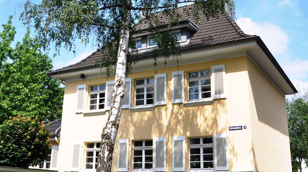 This is a photograph of an architectural monument. It is on the list of cultural monuments of Köln, no. 980