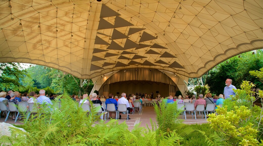 Ruettenscheid as well as a large group of people