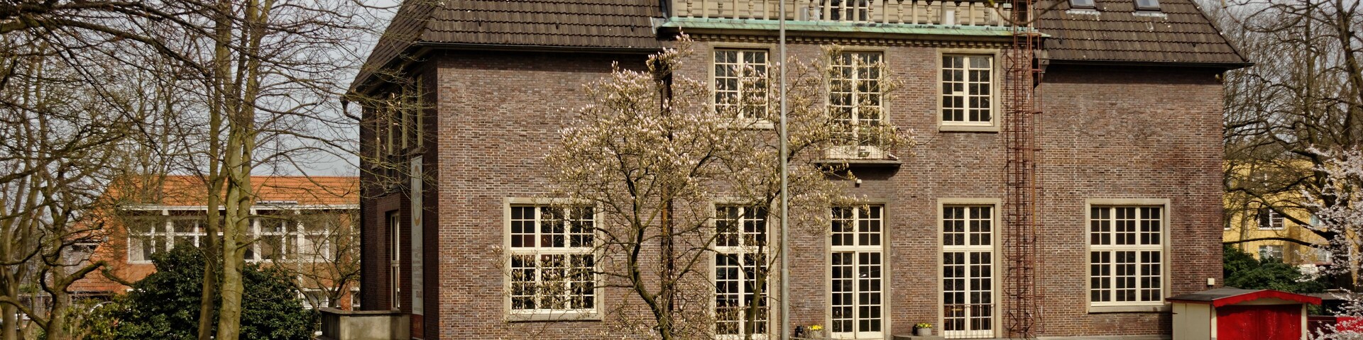 This is a photograph of an architectural monument. It is on the list of cultural monuments of Hamburg, no. 17425