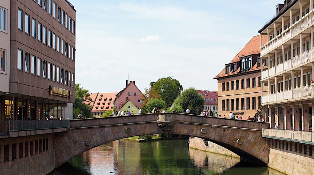 Nürnberg: Blick von der Museumsbrücke auf die Fleischbrücke.
