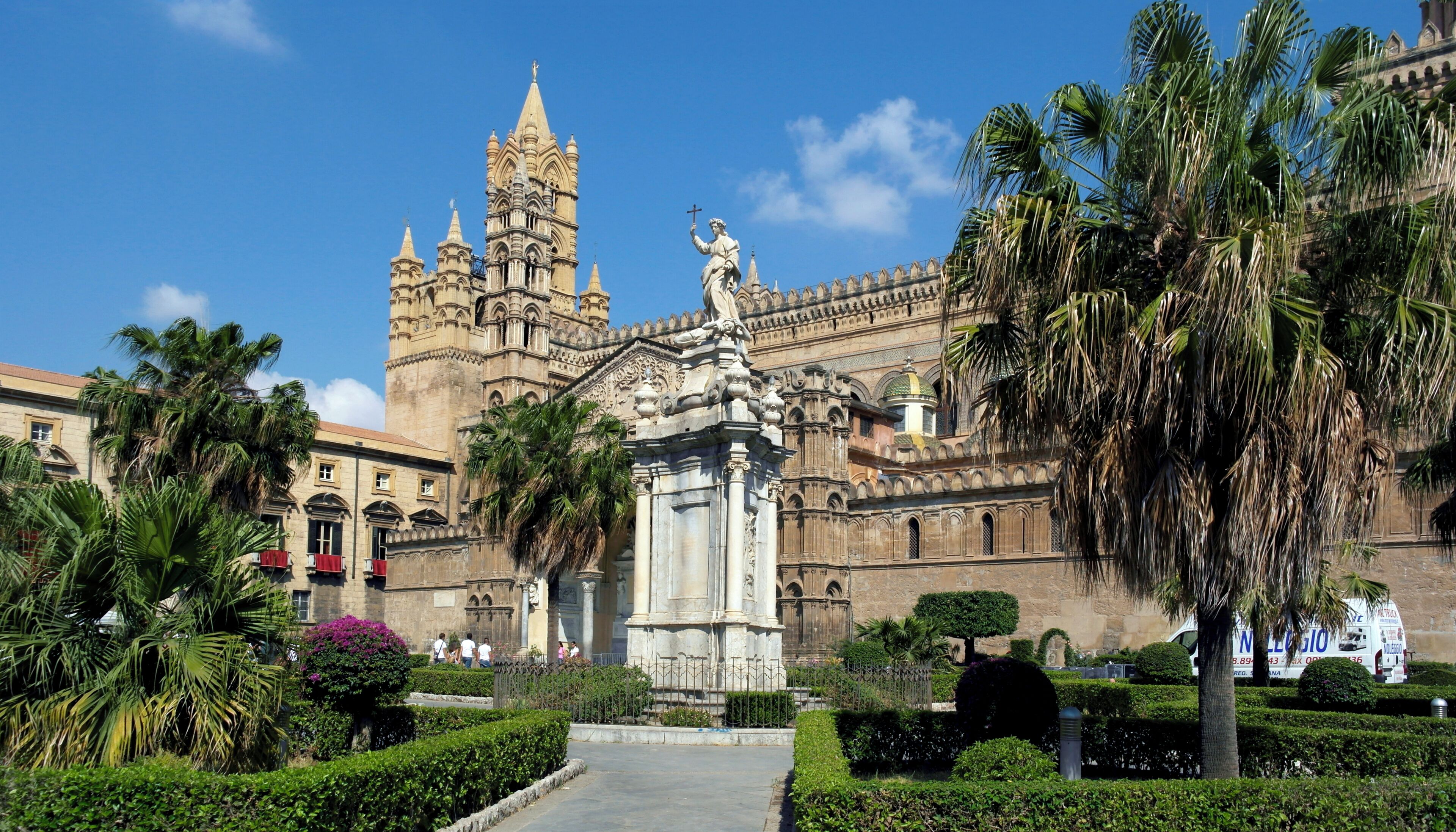 Cattedrale di Palermo, Monte di Pietà, Palermo, Sicily, Italy