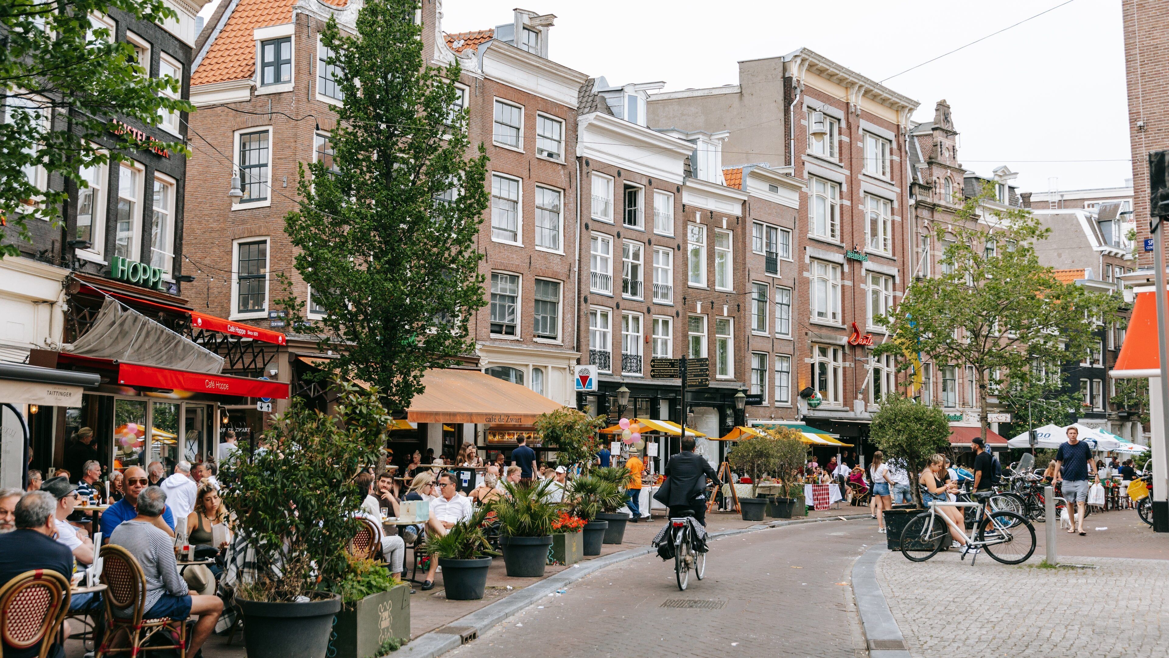 Binnenstad showing street scenes and outdoor eating