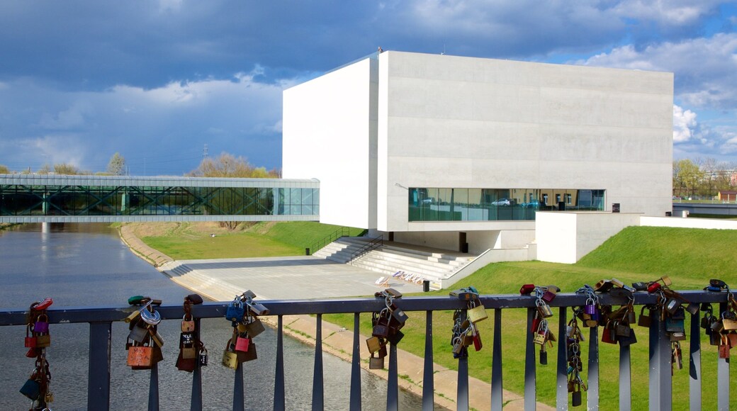 Nowe Miasto showing modern architecture