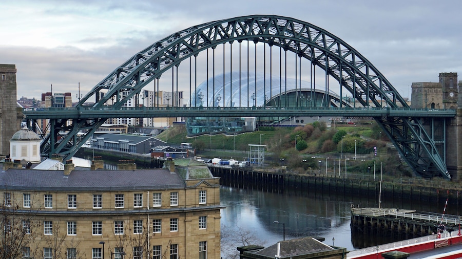 Crossing the Tyne @ Newcastle, UK
