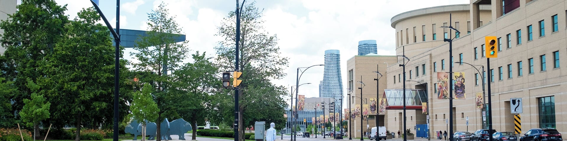 Mississauga_Downtown_3000662845-3