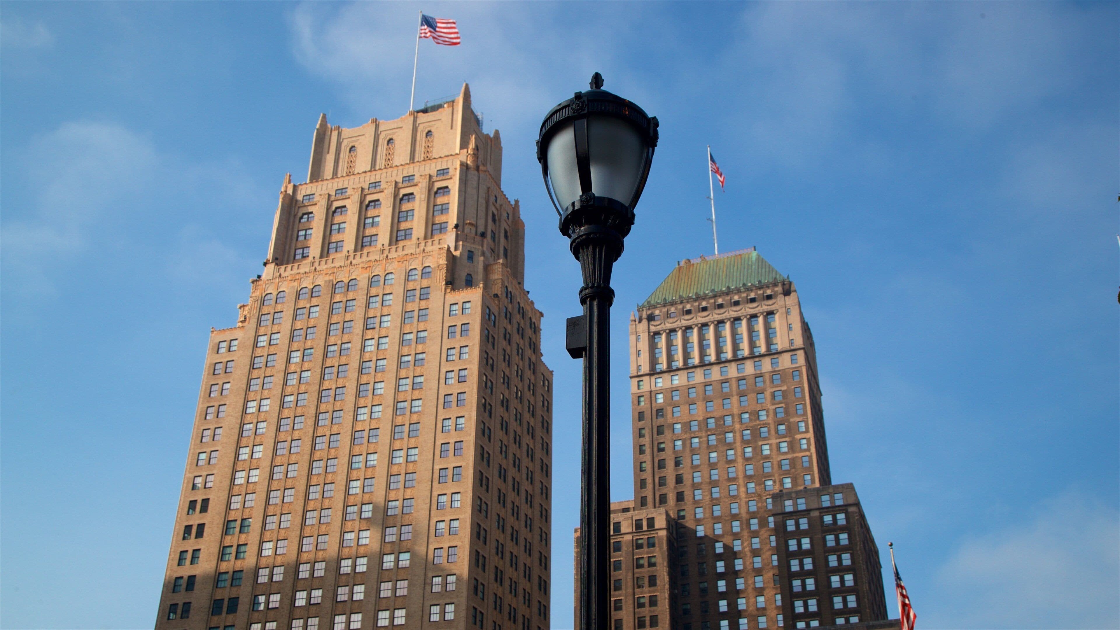 Downtown Newark showing a skyscraper and a city