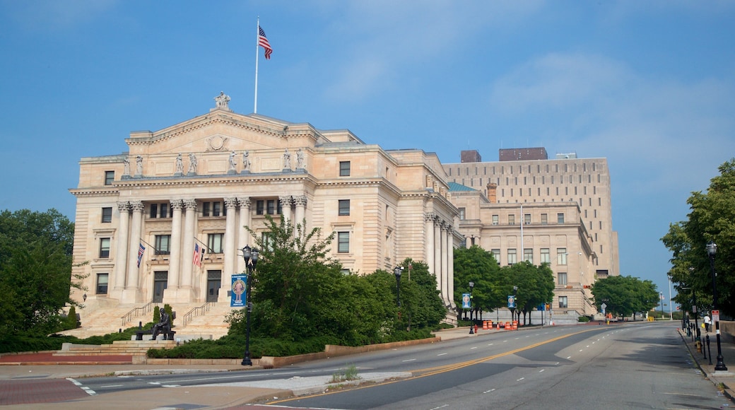Downtown Newark which includes heritage architecture