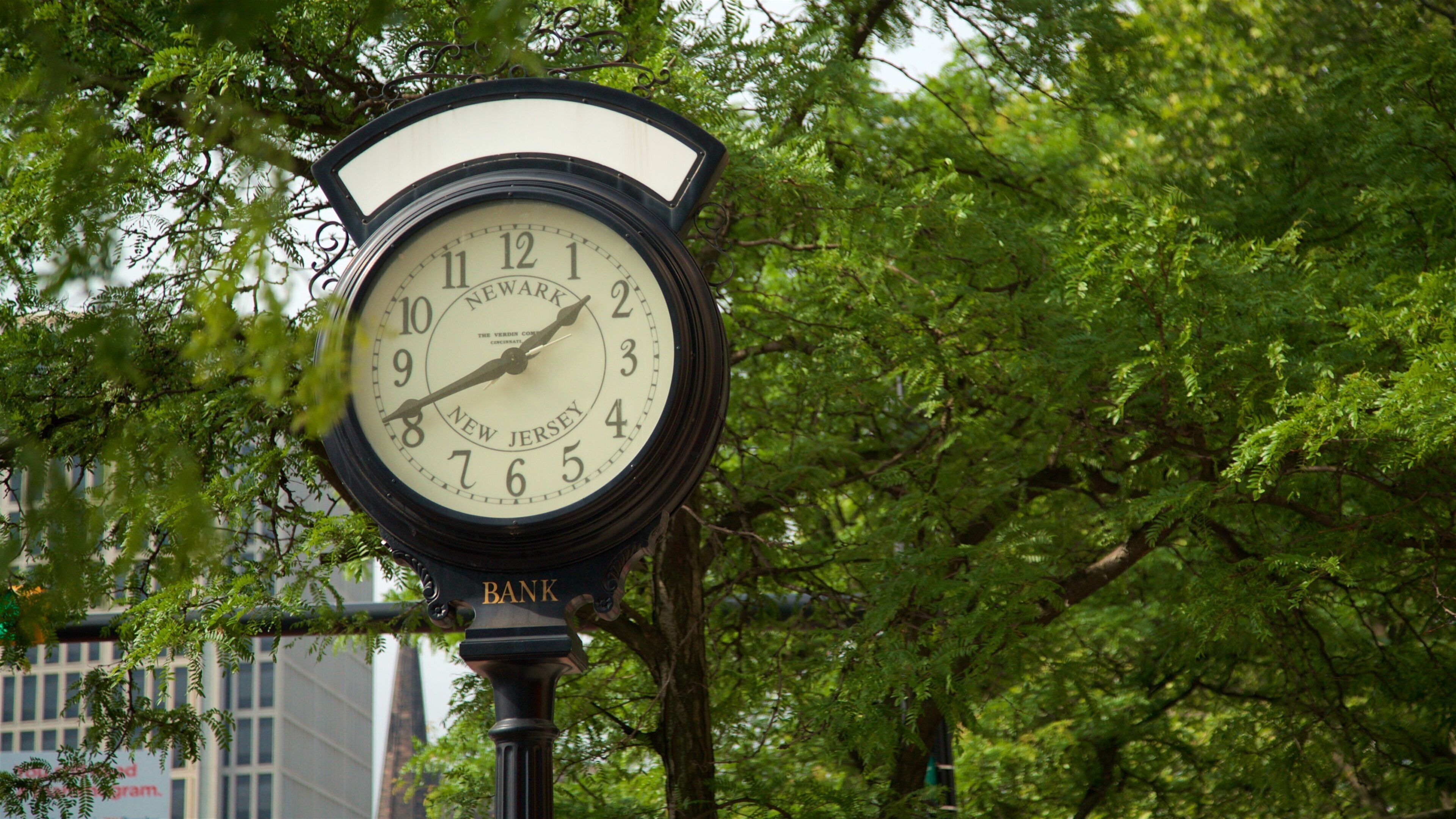 Downtown Newark showing outdoor art