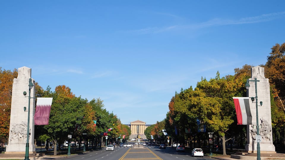 Philadelphia_ParkwayMuseumDistrict_3000663323_05