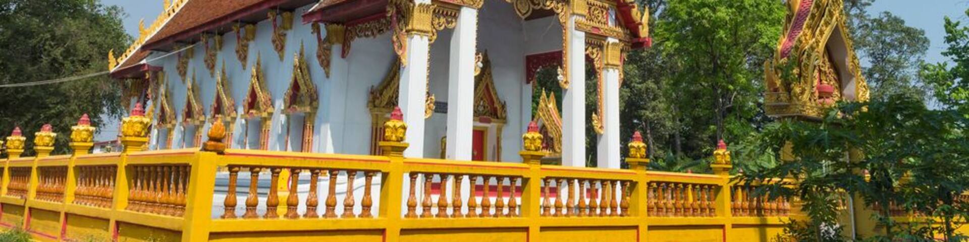 Temple with the tree under sunlight at Wat Ket; Shutterstock ID 269139674; PO: Hcom Destination Content neighborhoods; Client: Hotels.com; Other: Hcom brand budge