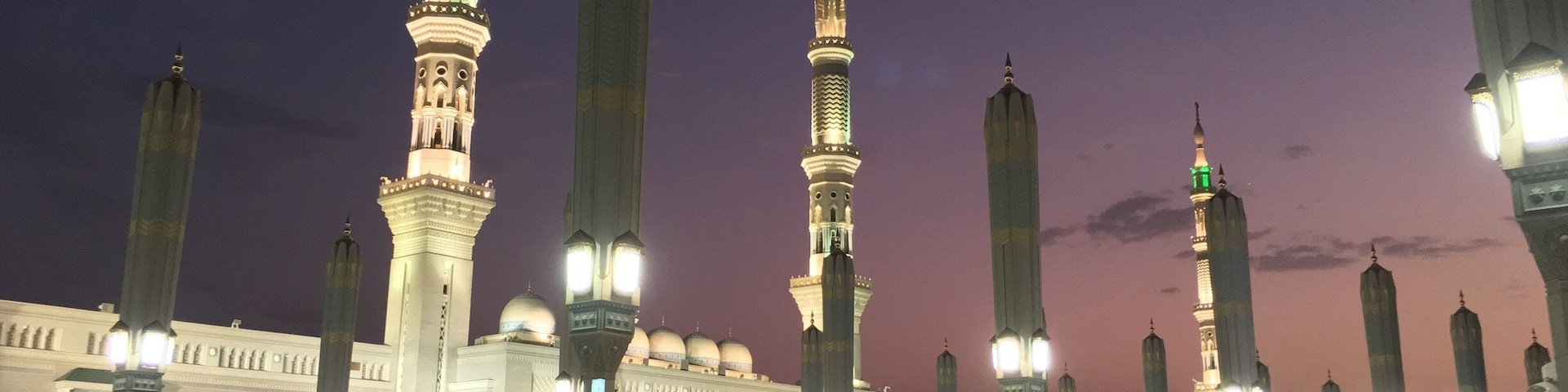 Prophet's Mosque at sunset.
Tranquility and inner peace is what I found here.