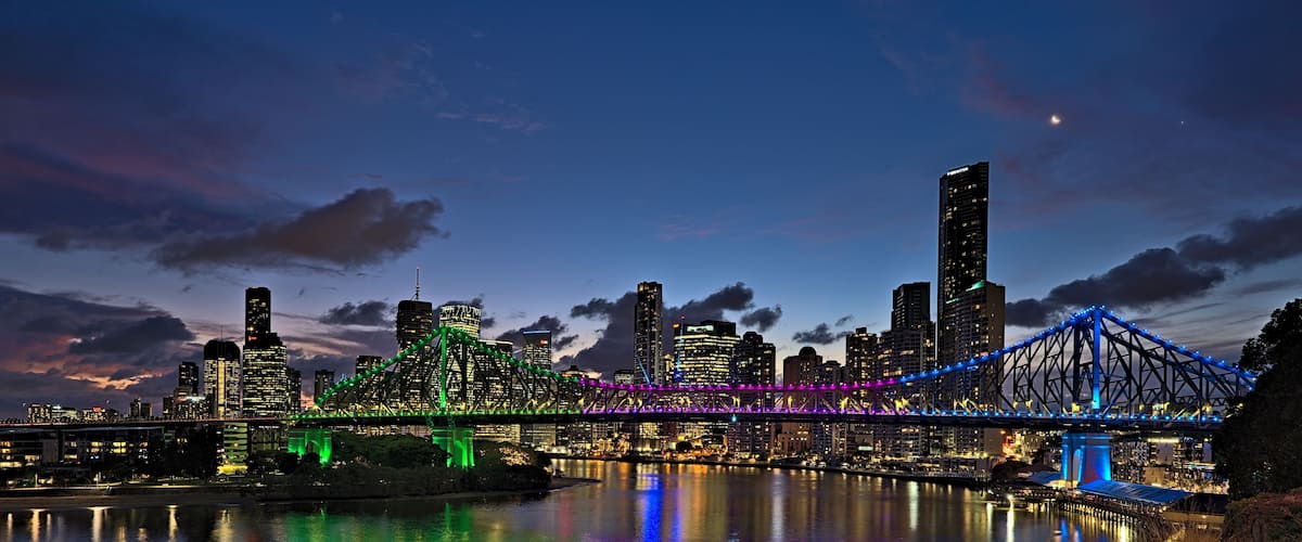 The skyline of Brisbane and the Story Bridge