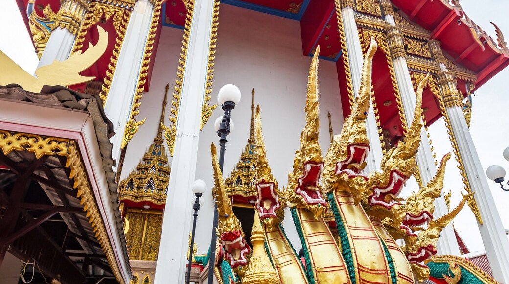 Wat Awut Wikasitaram Temple is a famous temple and There is a picture of Mother Boonruen Tongboonterm in the Charan area in Bangkok, in the Bang Phlat district, Thailand