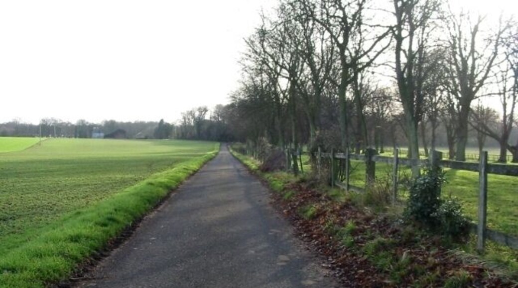 Road to Knowlton Court