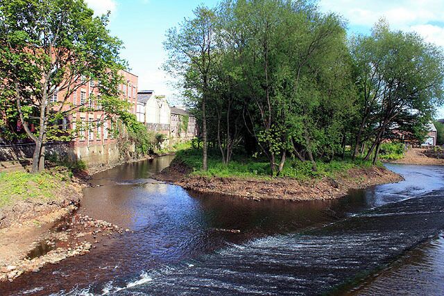 The River Don from Ball Street Bridge I was surprised by two things on this rare weekday visit to the area of Sheffield. Firstly that there was still the smell of oil, machine coolant and steel in the air from small tool-making works, and also that the east bank of the river is still lined with factory buildings. One of my earliest memories is being taken, for some reason, to the works that my dad was a manager at and looking out of a window at the, in those days, filthy river. I think it would have been from within the farthest, stone-built factory. John Nicholsons was the company name. It was a precision grinding shop and part of The Neepsend Steel and Tool Corporation.