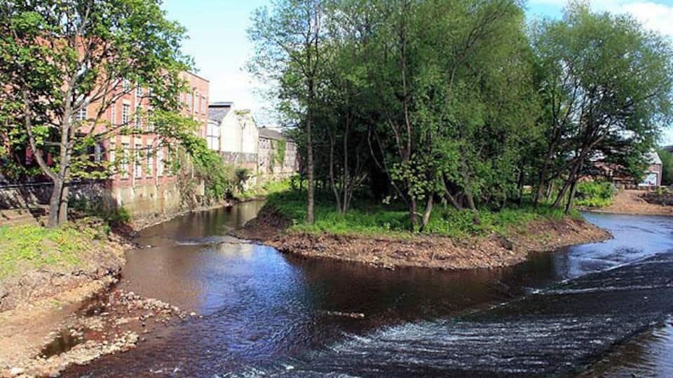The River Don from Ball Street Bridge I was surprised by two things on this rare weekday visit to the area of Sheffield. Firstly that there was still the smell of oil, machine coolant and steel in the air from small tool-making works, and also that the east bank of the river is still lined with factory buildings. One of my earliest memories is being taken, for some reason, to the works that my dad was a manager at and looking out of a window at the, in those days, filthy river. I think it would have been from within the farthest, stone-built factory. John Nicholsons was the company name. It was a precision grinding shop and part of The Neepsend Steel and Tool Corporation.