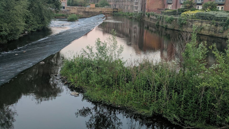 Ball Street Bridge, Kelham Weir, Kelham Island, Sheffield Wikidata has entry Q26538916 with data related to this item.
