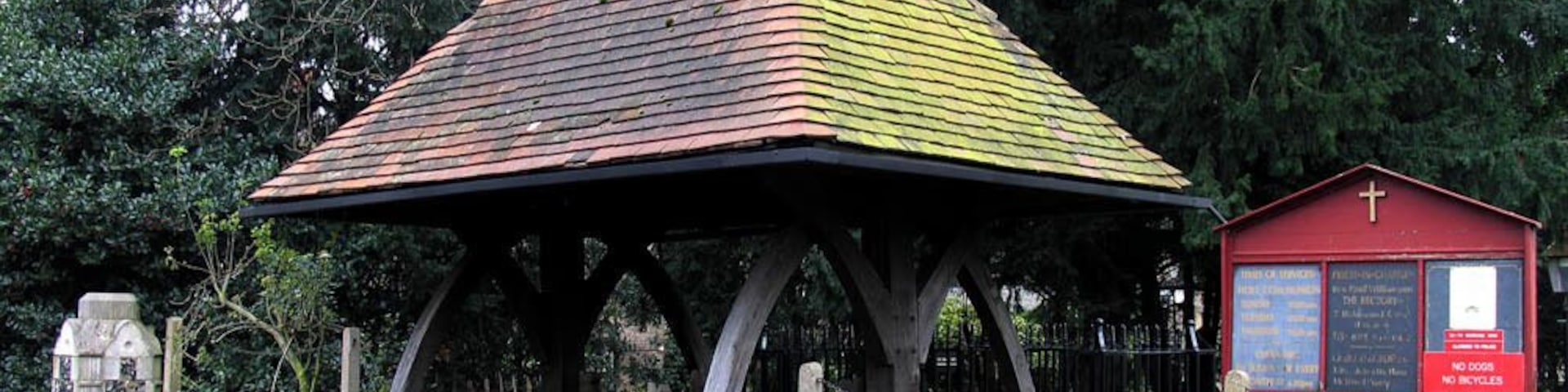 St George, Castle Way, Hanworth - Lych gate