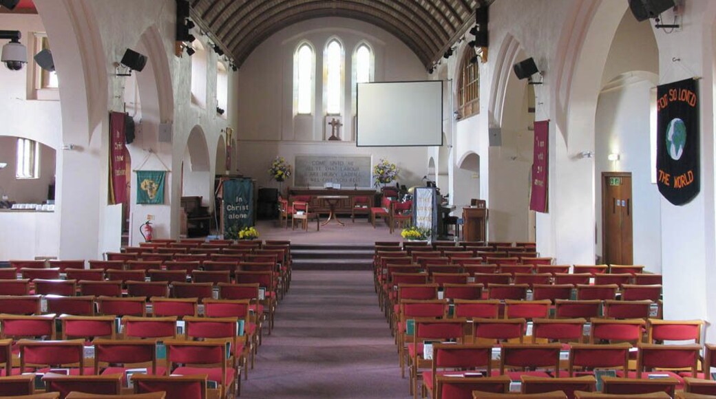 St Peter, Gubbins Lane, Harold Wood - East end