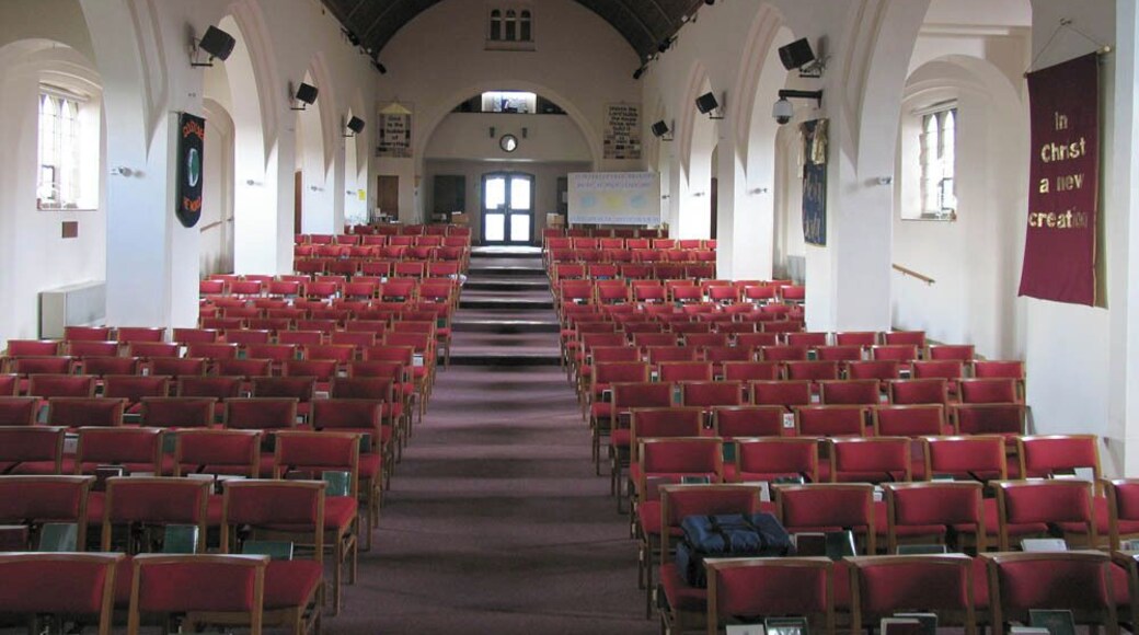 St Peter, Gubbins Lane, Harold Wood - West end