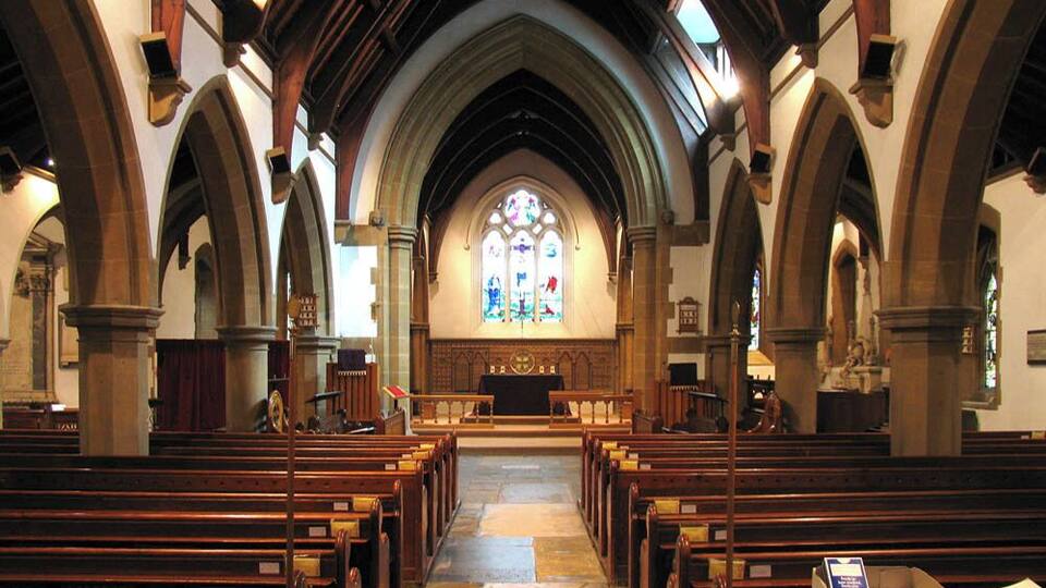 St Leonard, Heston - East end