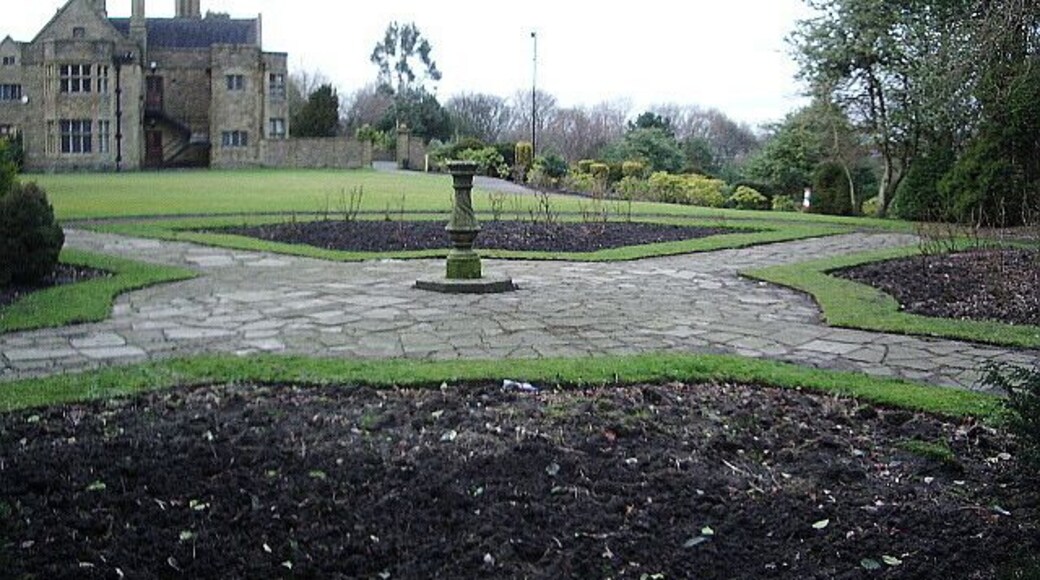 Haworth Art Gallery, Accrington, Rose garden