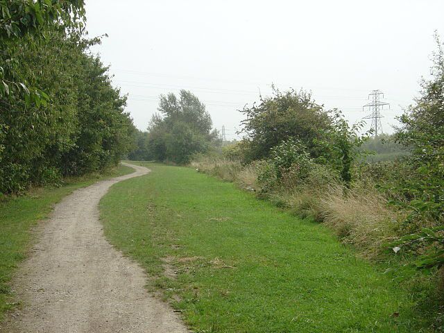 Derby Canal footpath. An improved section of the path to the east of Anglers Lane. A more harmonious improvement than 944859 a few hundred metres further east.